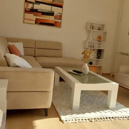 Appartement Mina Modern & Cozy Main Square Gtc Skopje